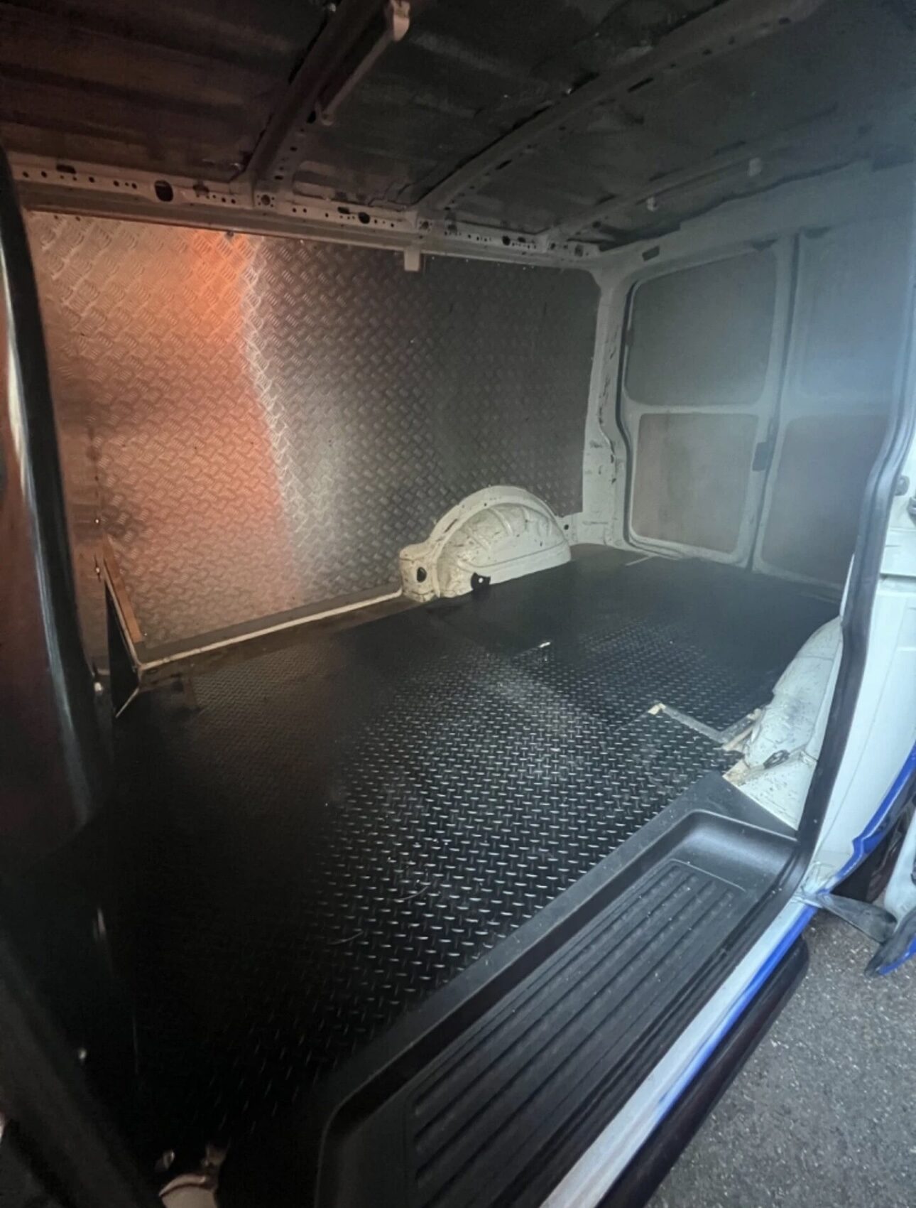 Used Volkswagen Transporter 2011 for sale - 76613553: Photo 14