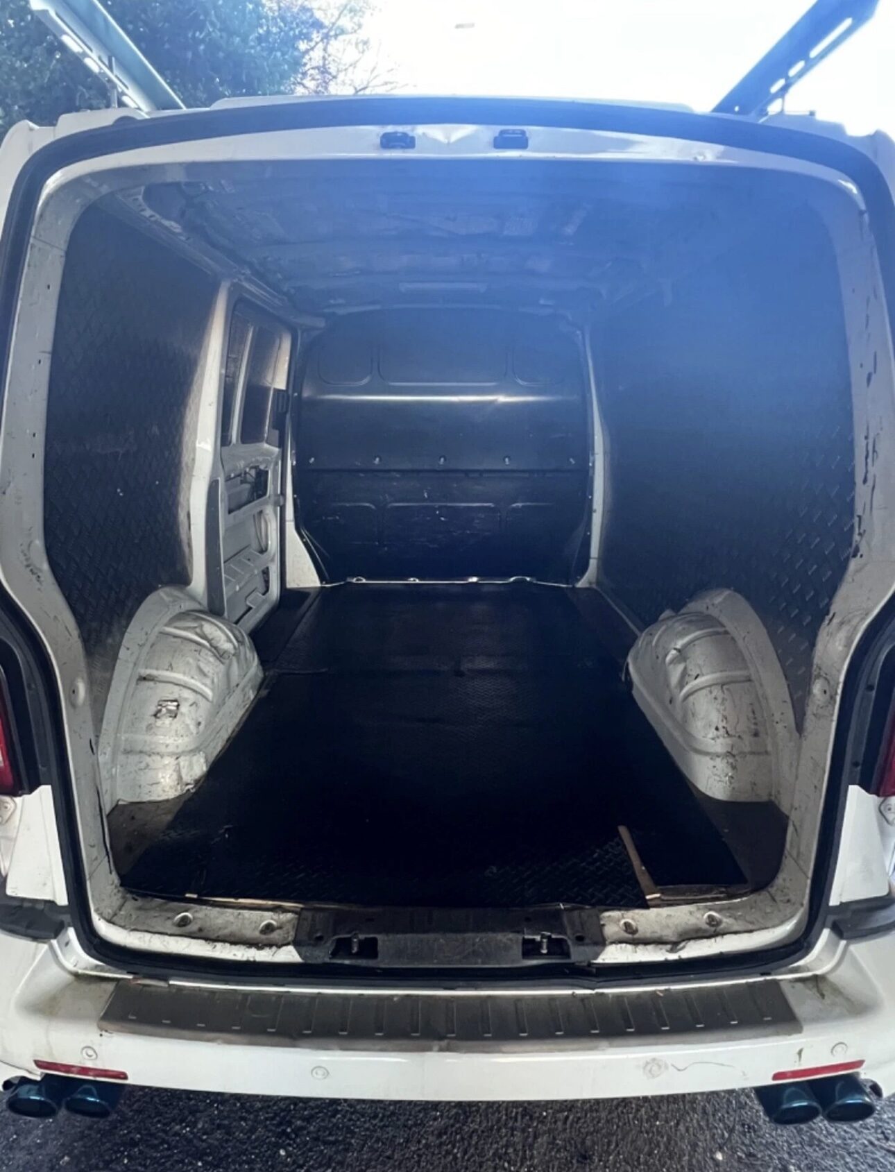 Used Volkswagen Transporter 2011 for sale - 76613553: Photo 17