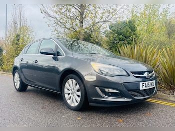 2015 - 1.6 CDTi 16V ecoFLEX Tech Line 5dr