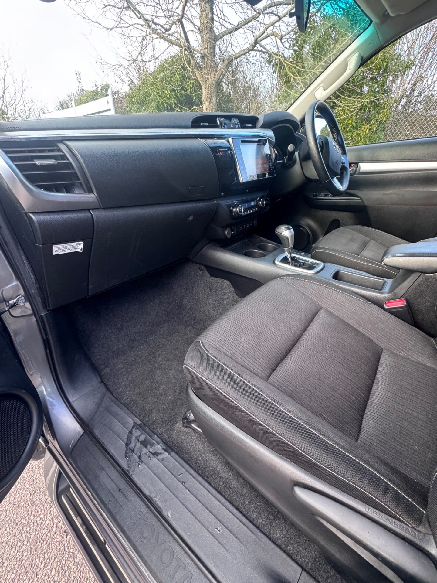 Used Toyota Hilux 2019 for sale - 77312942: Photo 15