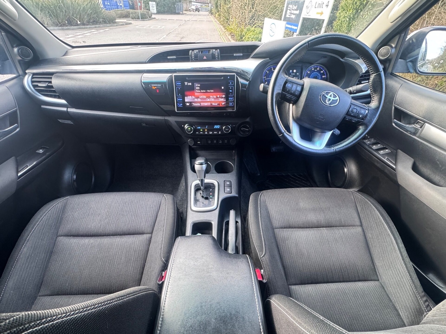 Used Toyota Hilux 2019 for sale - 77312942: Photo 16