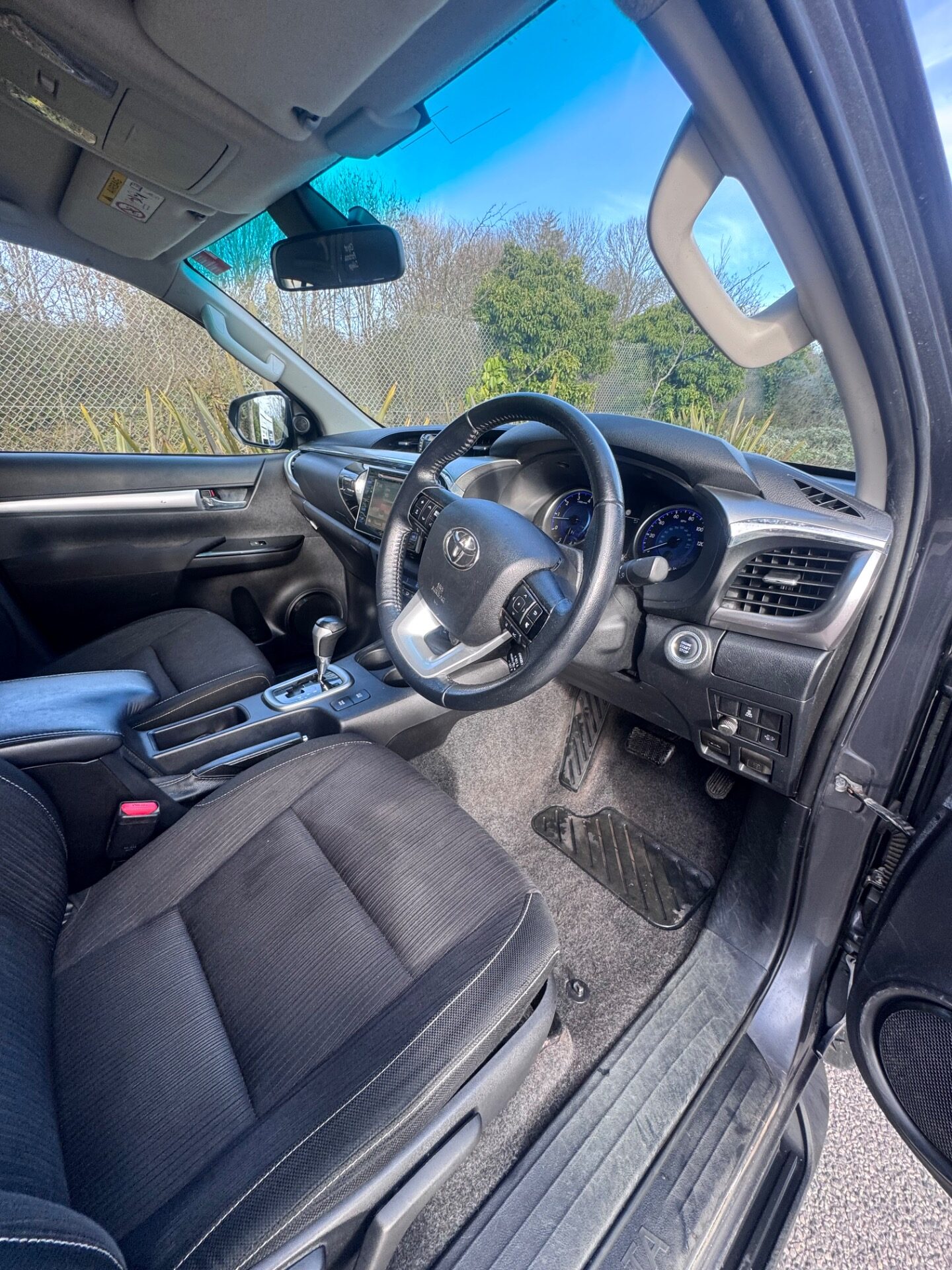 Used Toyota Hilux 2019 for sale - 77312942: Photo 9
