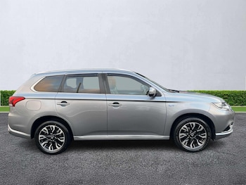 Used Mitsubishi Outlander 2018 for sale - 77008310: Photo