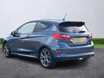 Used Ford Fiesta 2018 for sale - 75971004: Photo