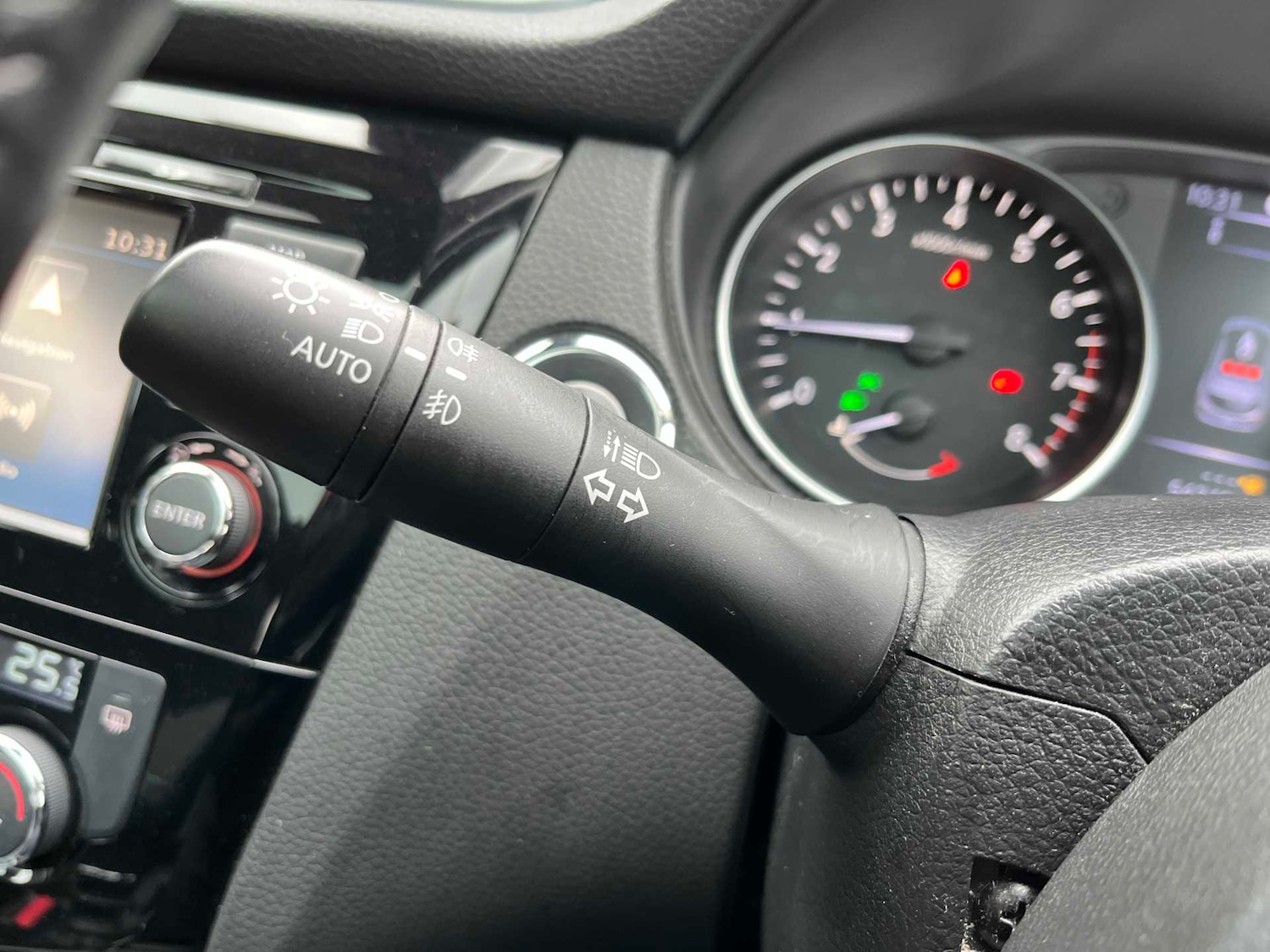 Used Nissan Qashqai 2018 for sale - 77501745: Photo 25