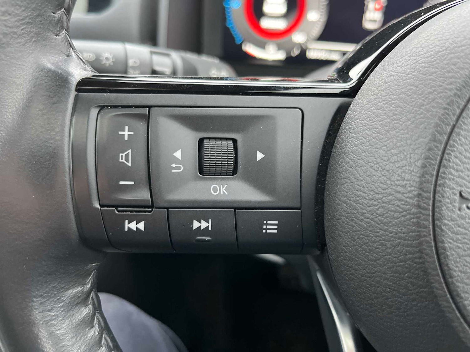 Used Nissan X-Trail 2023 for sale - 76532432: Photo 24