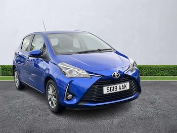 Used Toyota Yaris 2019 for sale - 76945932: Photo