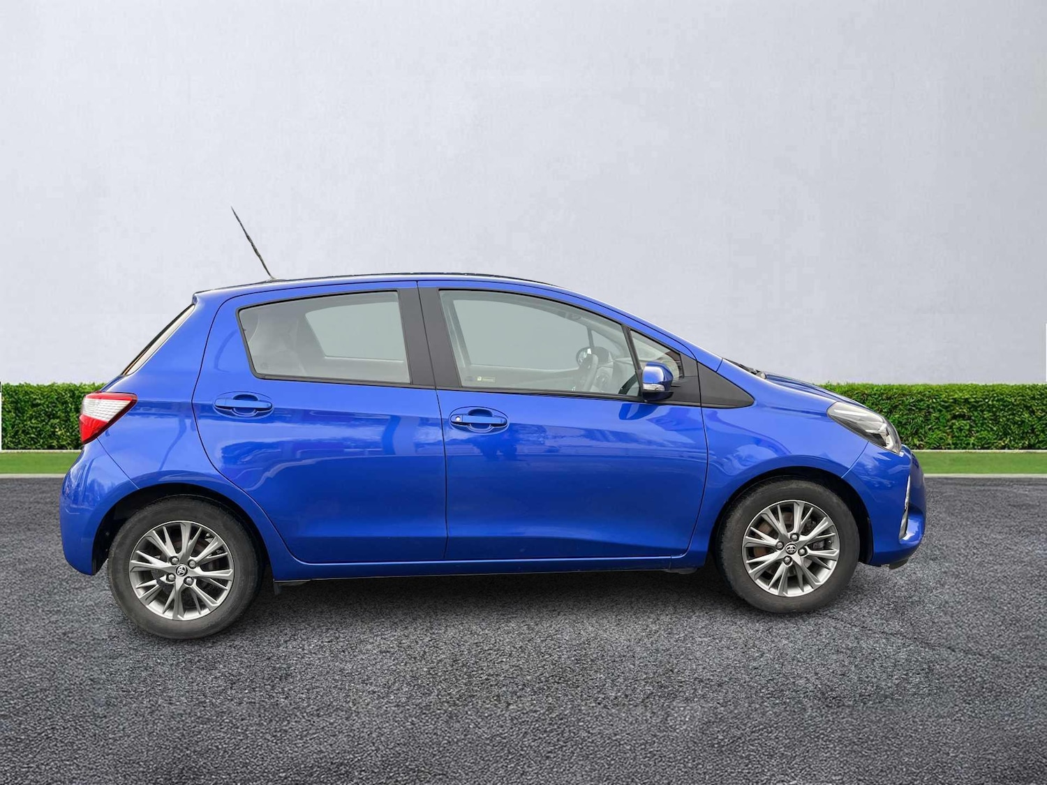 Used Toyota Yaris 2019 for sale - 76945932: Photo 3