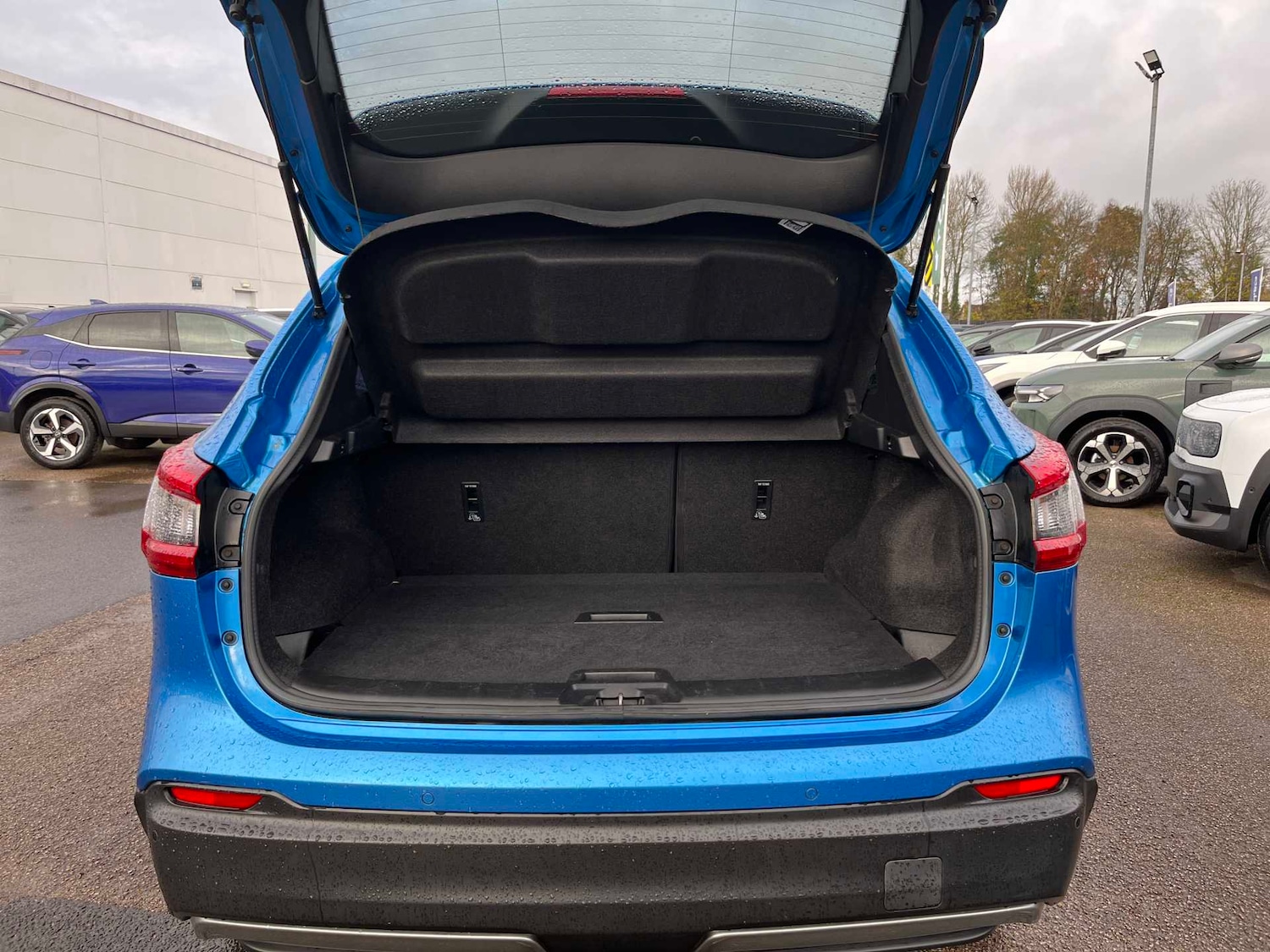 Used Nissan Qashqai 2017 for sale - 76855431: Photo 16