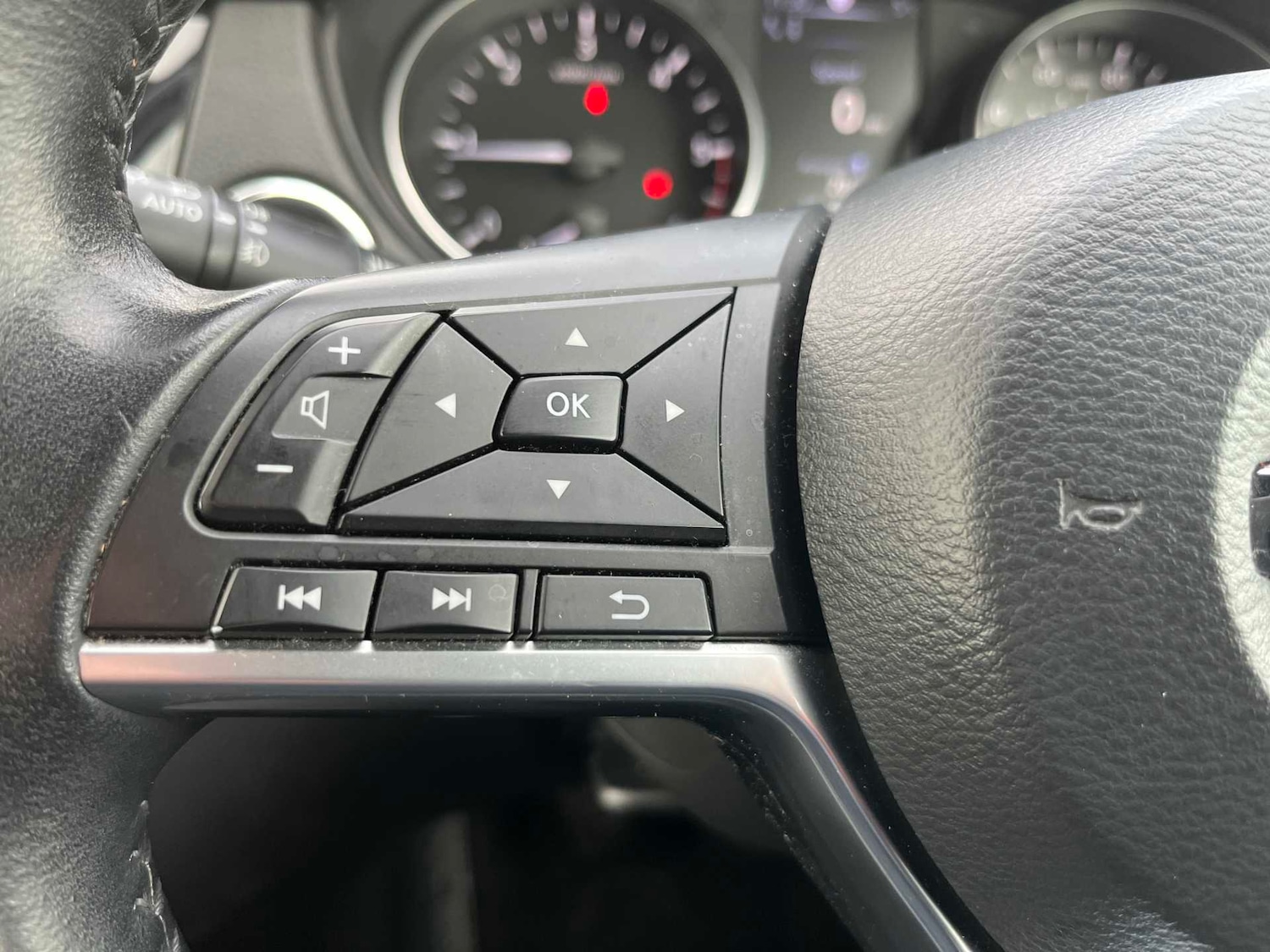 Used Nissan Qashqai 2017 for sale - 76855431: Photo 24