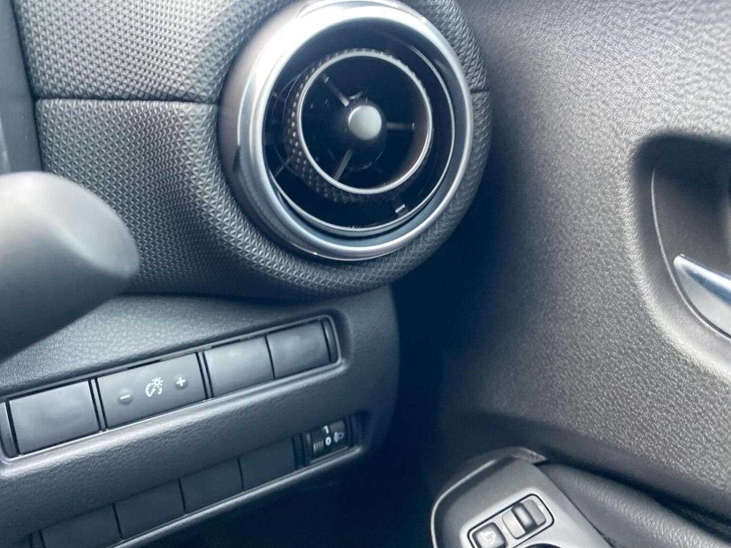 Used Nissan Juke 2024 for sale - 77489132: Photo 28