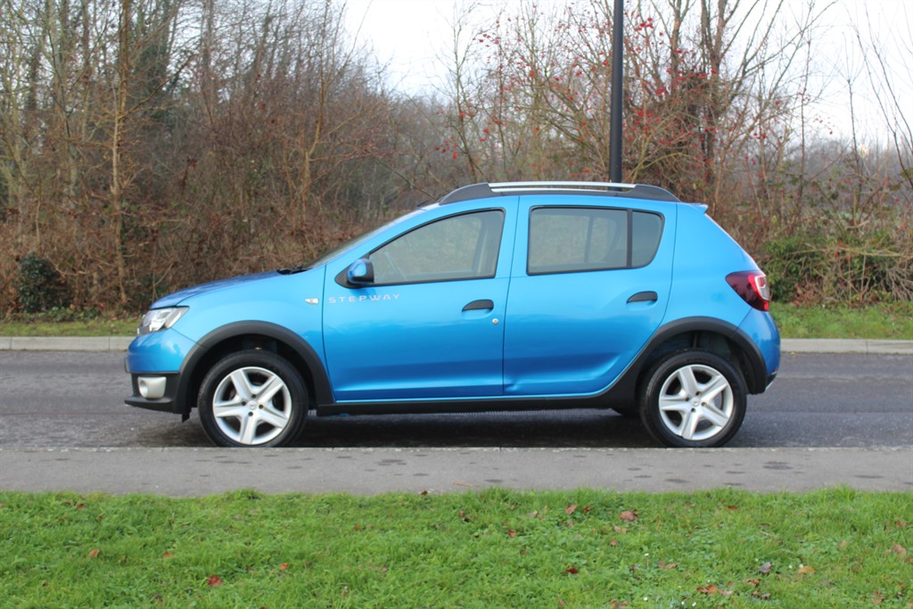 Used Dacia Sandero Stepway 2015 for sale - 77106220: Photo 6
