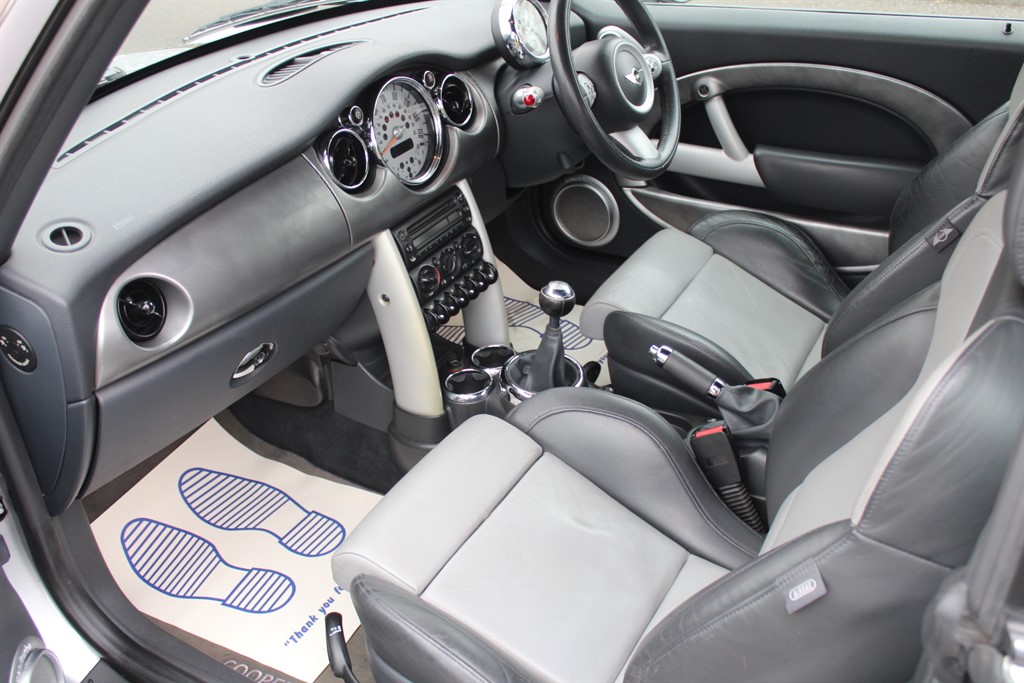 Used MINI Convertible 2007 for sale - 76375667: Photo 10
