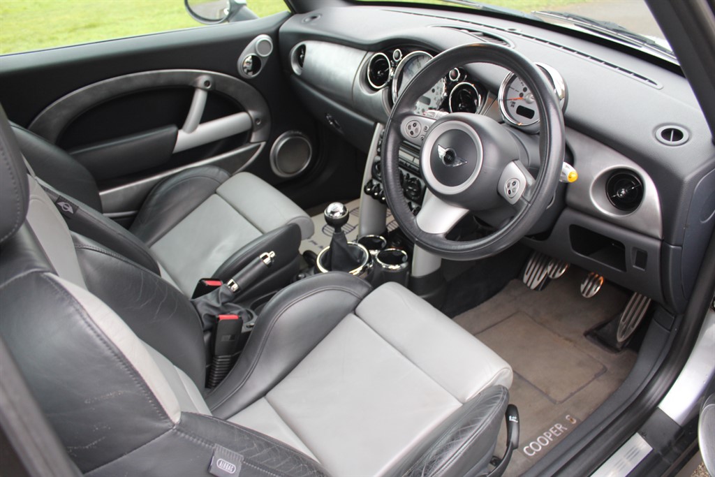 Used MINI Convertible 2007 for sale - 76375667: Photo 9