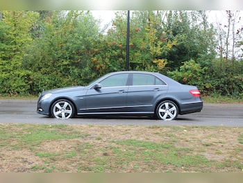 Used Mercedes-Benz E Class 2010 for sale - 79761978: Photo