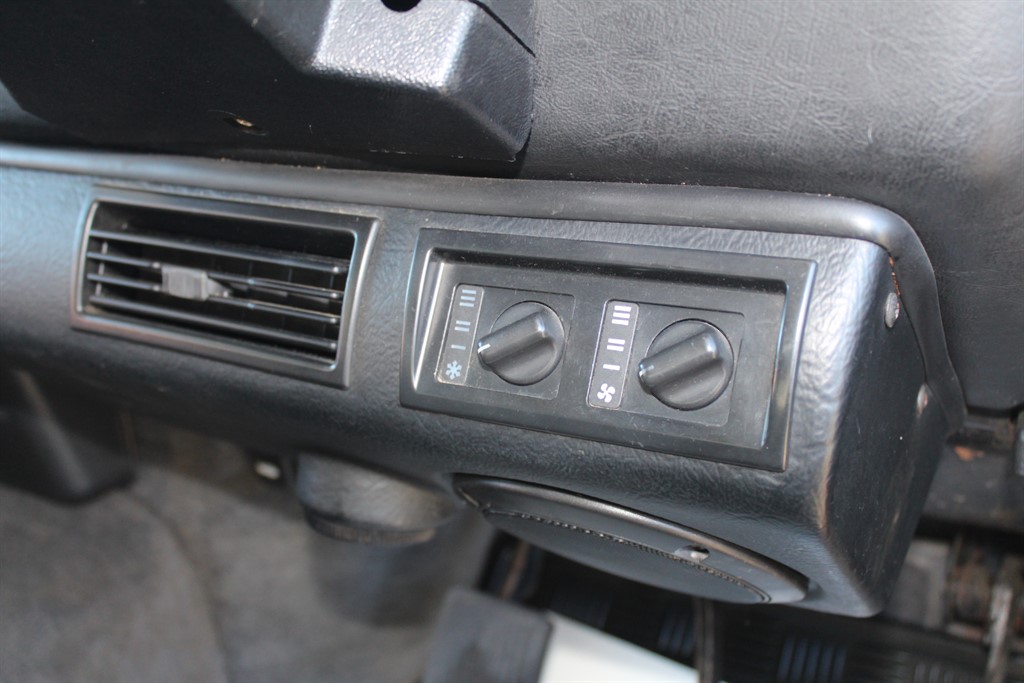 Used Land Rover Defender 2002 for sale - 76796664: Photo 10