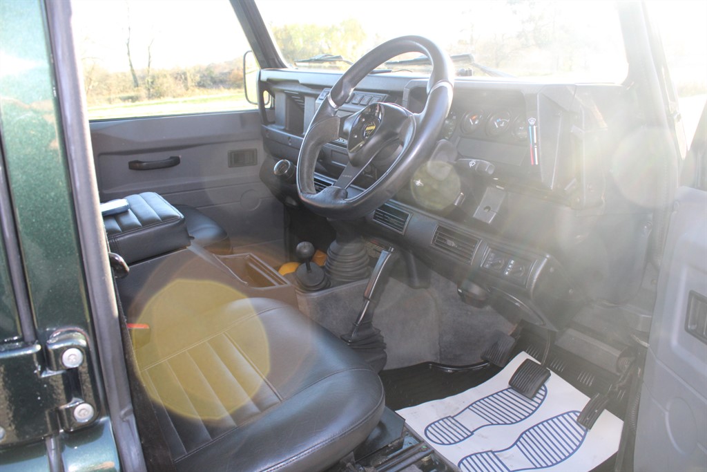 Used Land Rover Defender 2002 for sale - 76796664: Photo 9