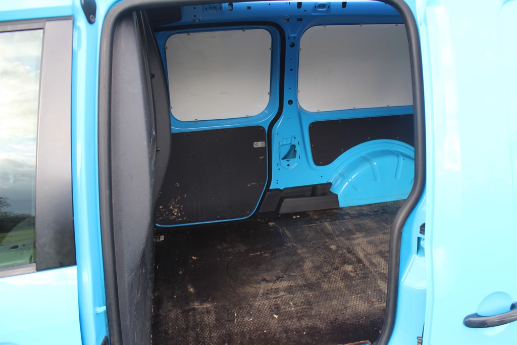 Used Volkswagen Caddy 2015 for sale - 76882123: Photo 8