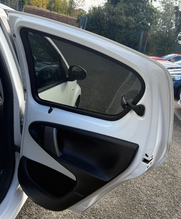 Used Toyota AYGO 2012 for sale - 76202037: Photo 16