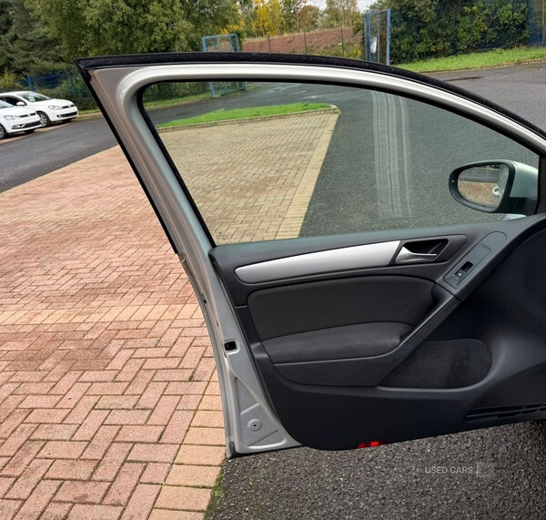 Used Volkswagen Golf 2009 for sale - 76240705: Photo 12