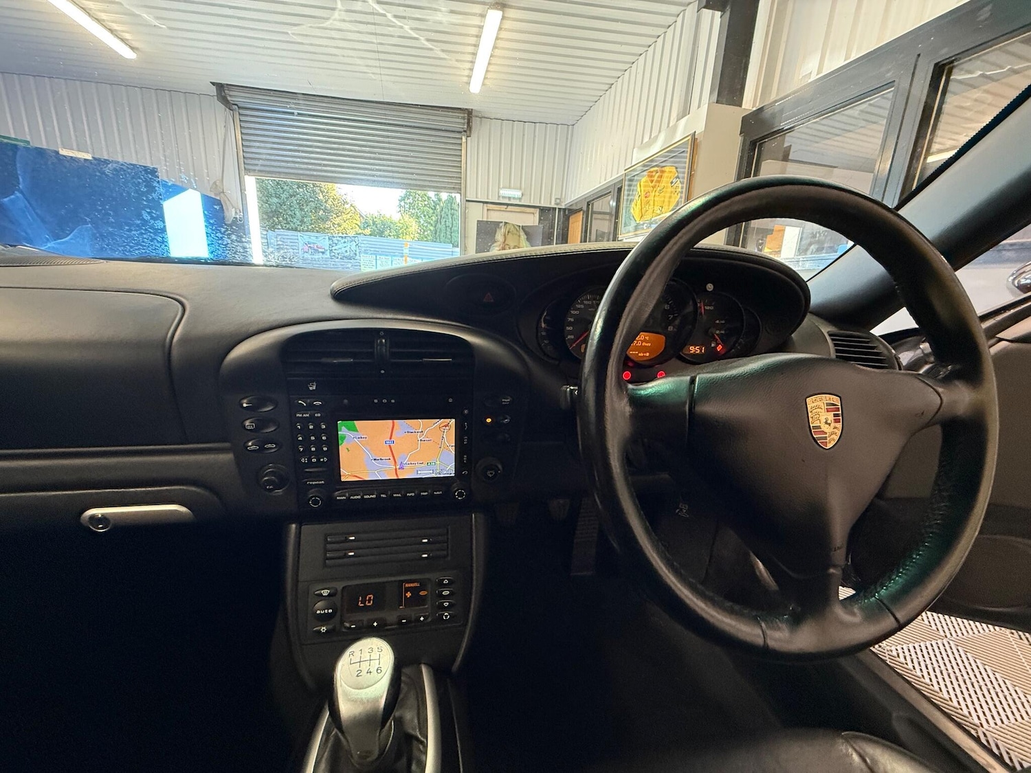 Used Porsche 911 2005 for sale - 76646032: Photo 11