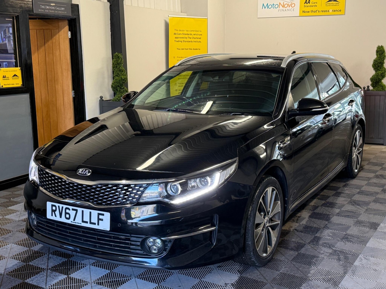 Used Kia Optima 2017 for sale - 78046667: Photo 2