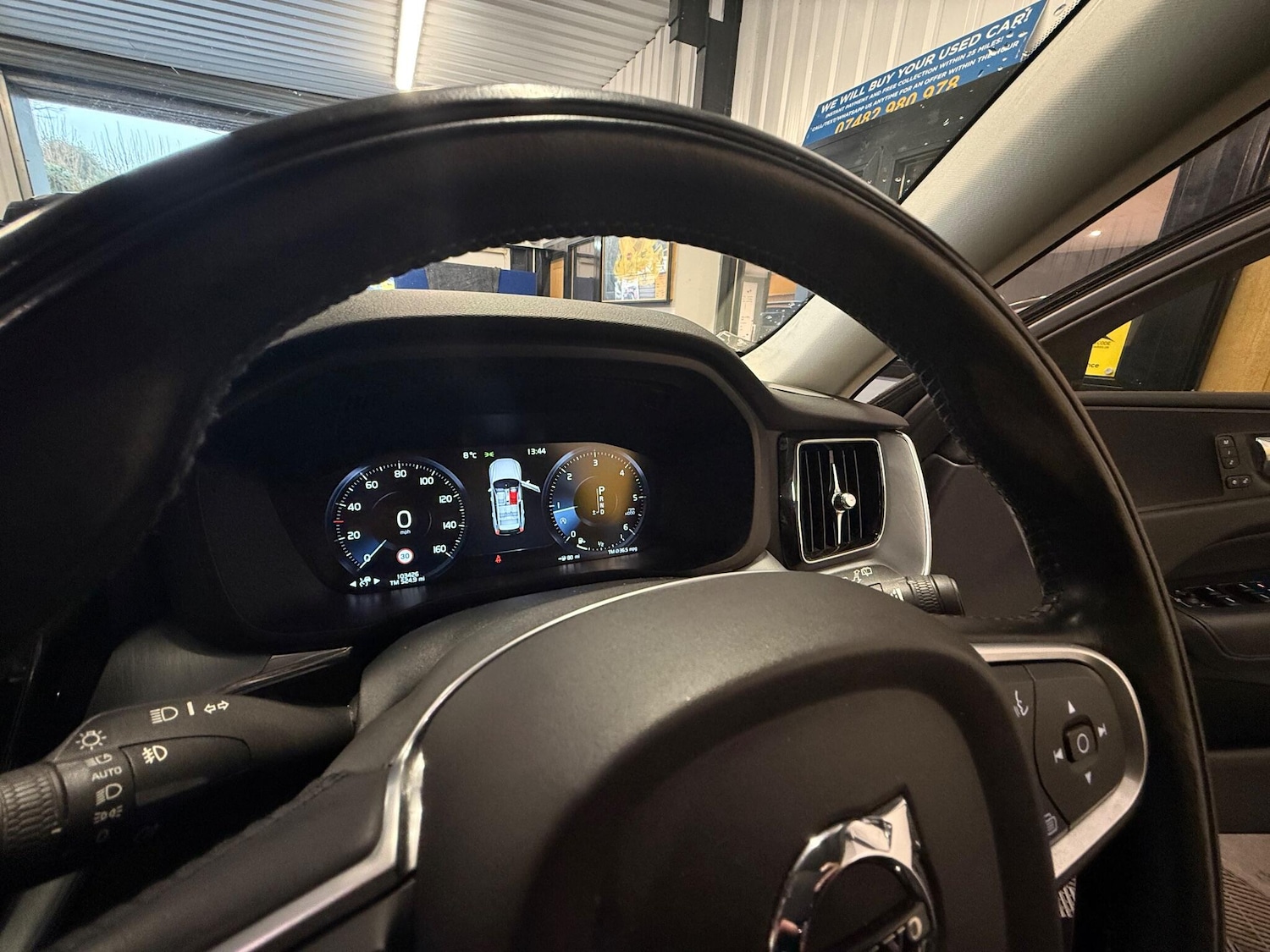 Used Volvo XC60 2018 for sale - 77538360: Photo 11