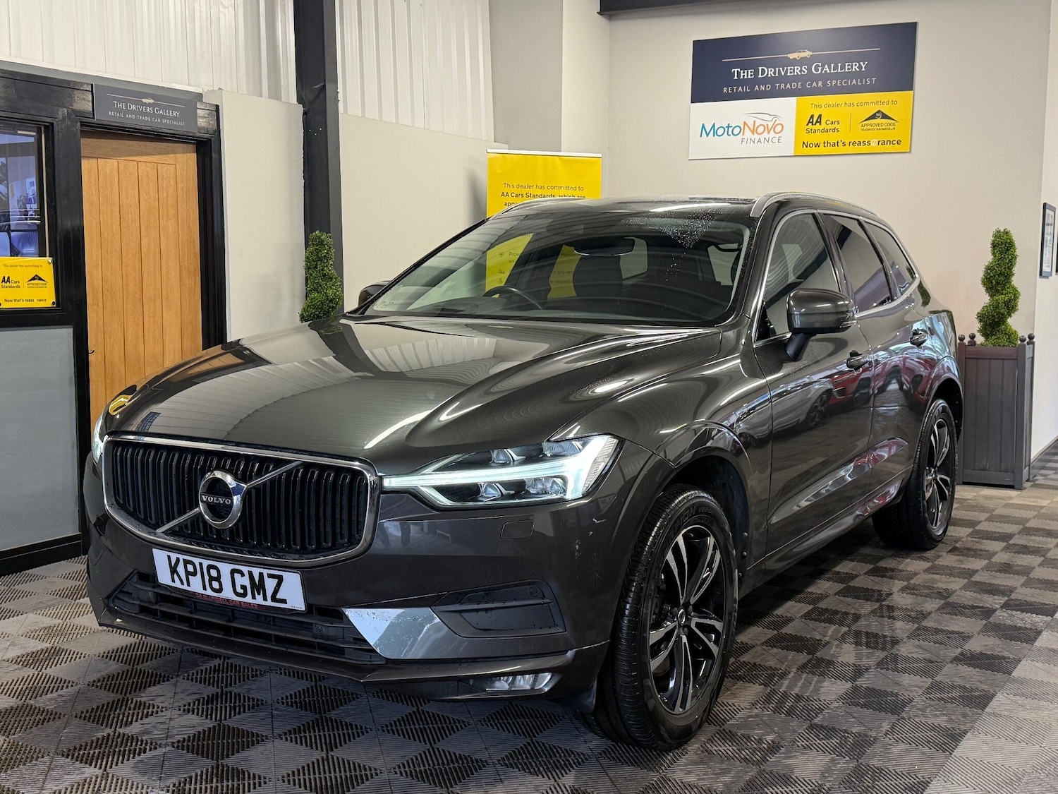 Used Volvo XC60 2018 for sale - 77538360: Photo 2