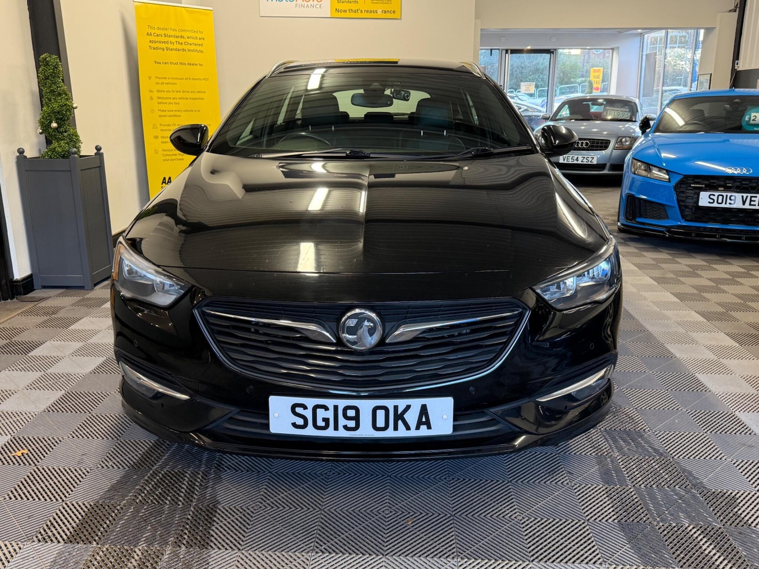 Used Vauxhall Insignia 2019 for sale - 77994442: Photo 2