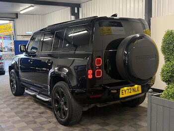 Used Land Rover Defender 110 2022 for sale - 78086003: Photo