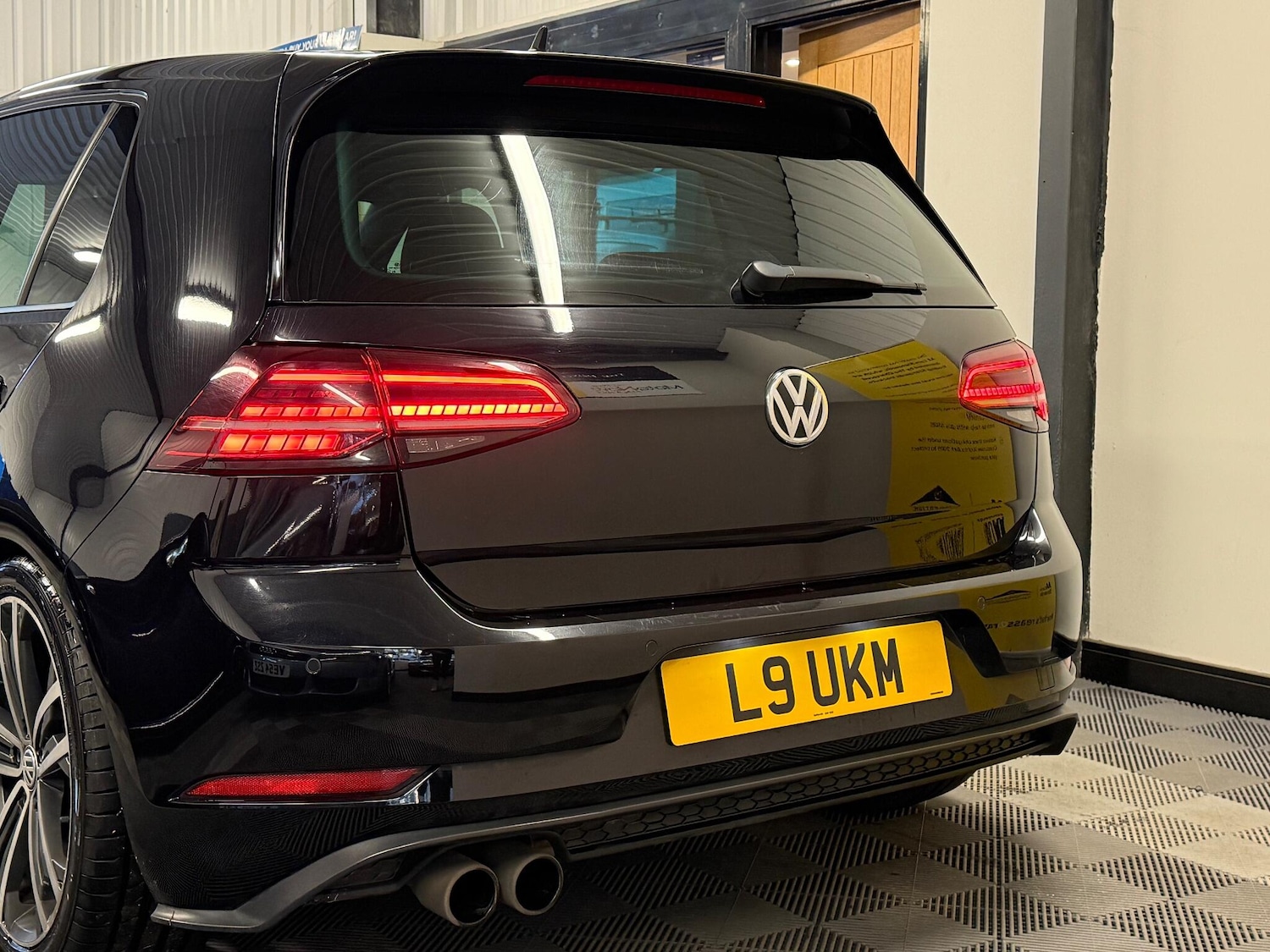 Used Volkswagen Golf 2017 for sale - 76689102: Photo 23