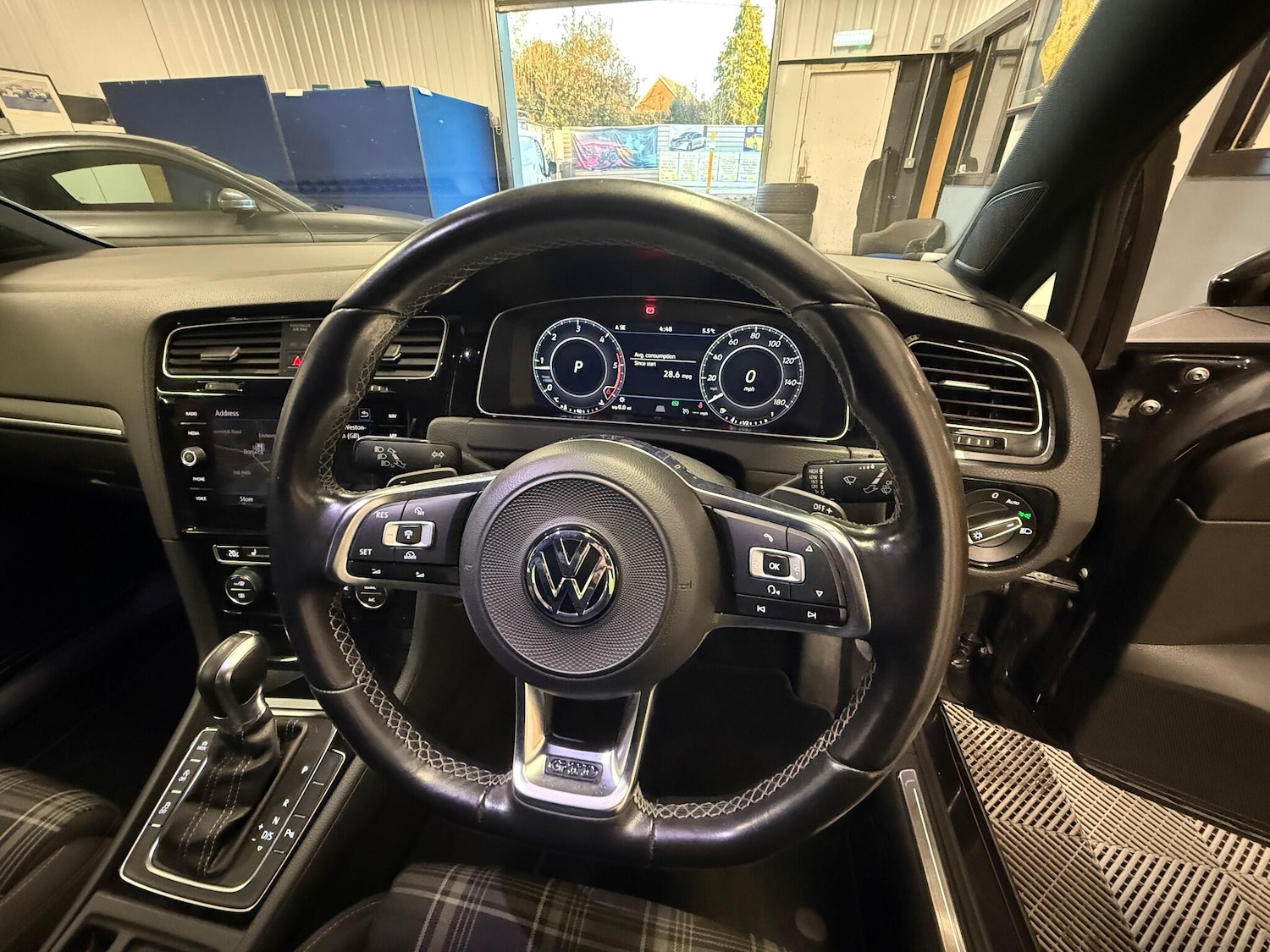 Used Volkswagen Golf 2017 for sale - 76689102: Photo 26