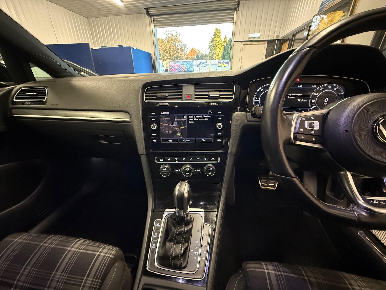 Used Volkswagen Golf 2017 for sale - 76689102: Photo 27