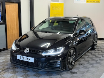 Used Volkswagen Golf 2017 for sale - 76689102: Photo