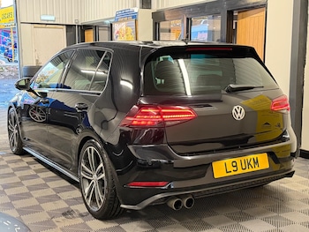 Used Volkswagen Golf 2017 for sale - 76689102: Photo