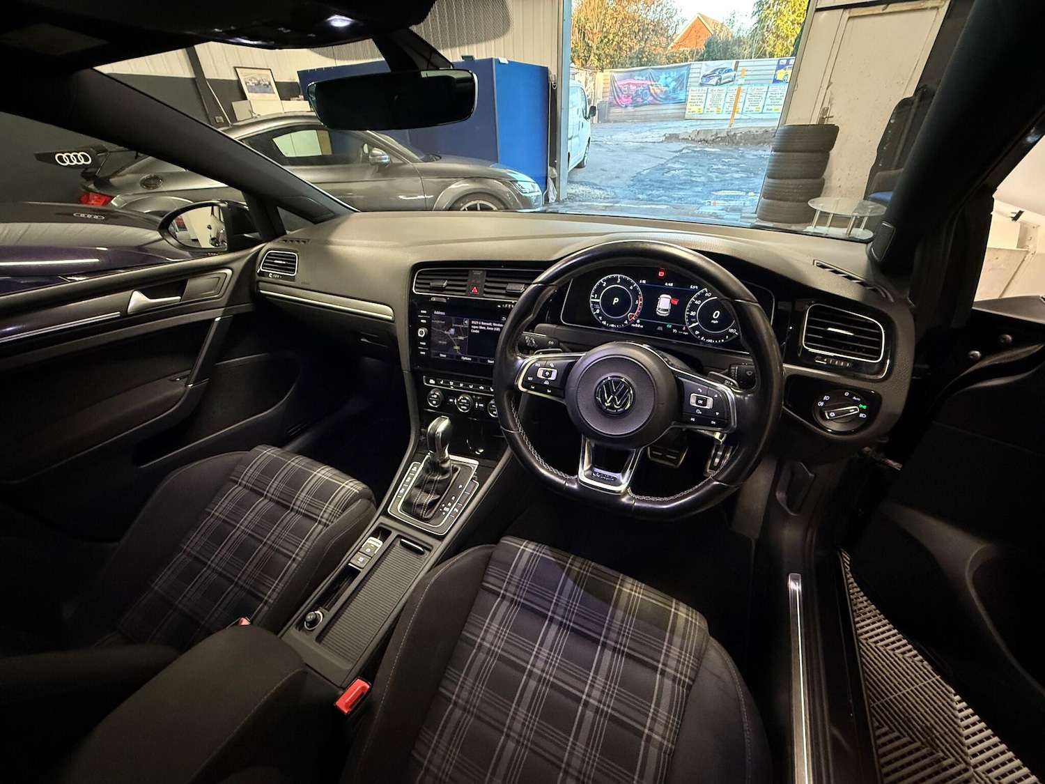 Used Volkswagen Golf 2017 for sale - 76689102: Photo 7