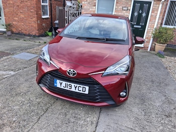 Used Toyota Yaris 2019 for sale - 77892117: Photo