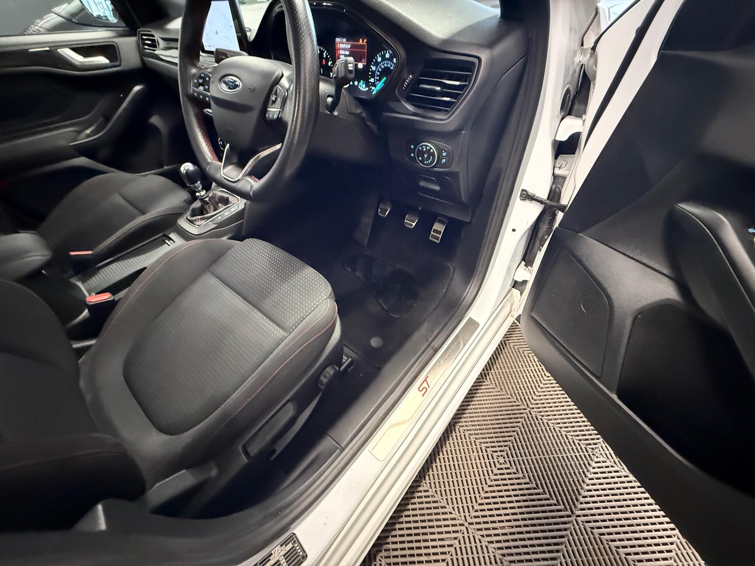 Used Ford Focus for sale - 77331032: Photo 9