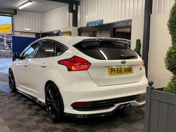 Used Ford Focus 2016 for sale - 77425060: Photo