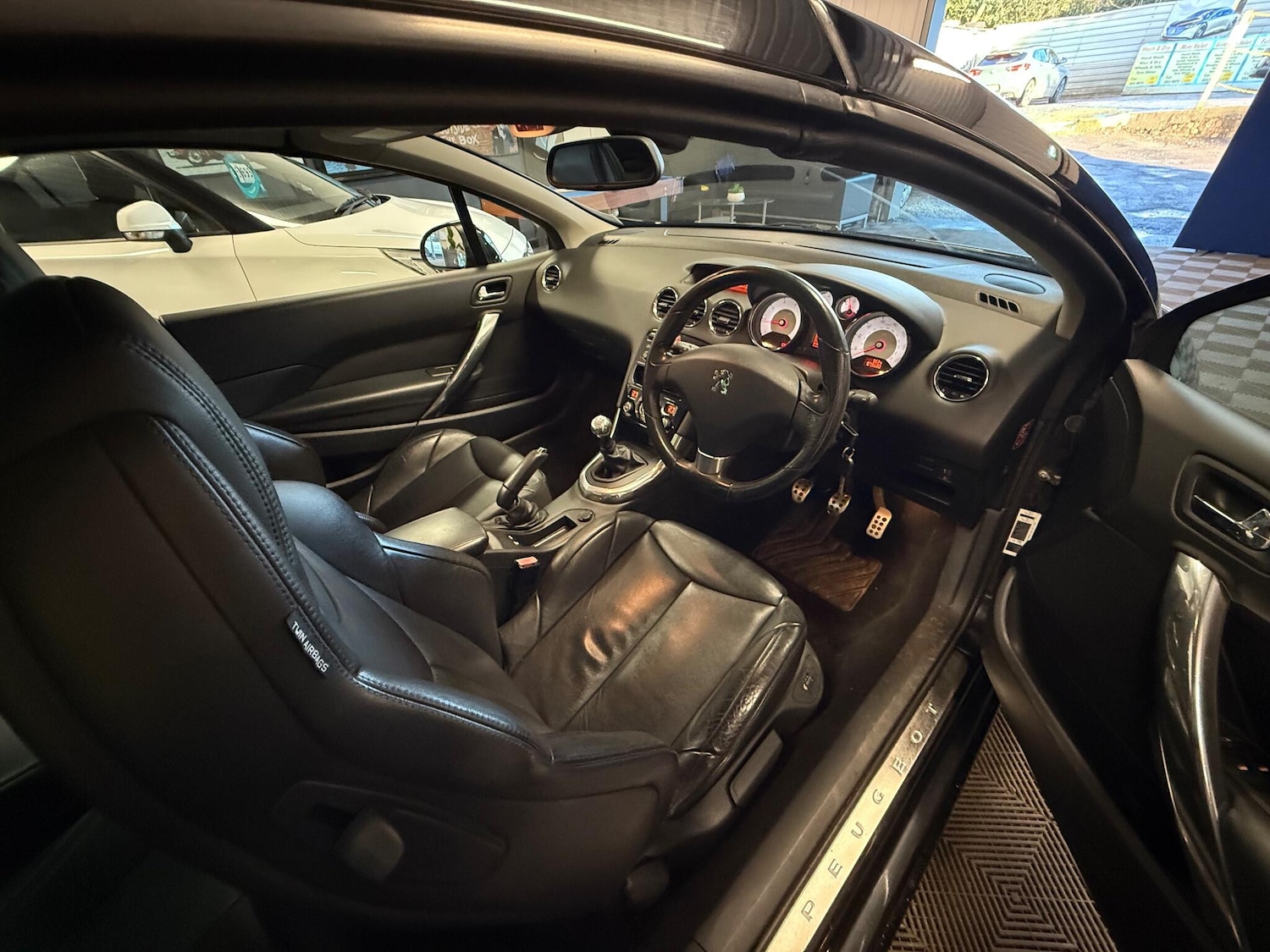 Used Peugeot 308 2010 for sale - 77440945: Photo 4