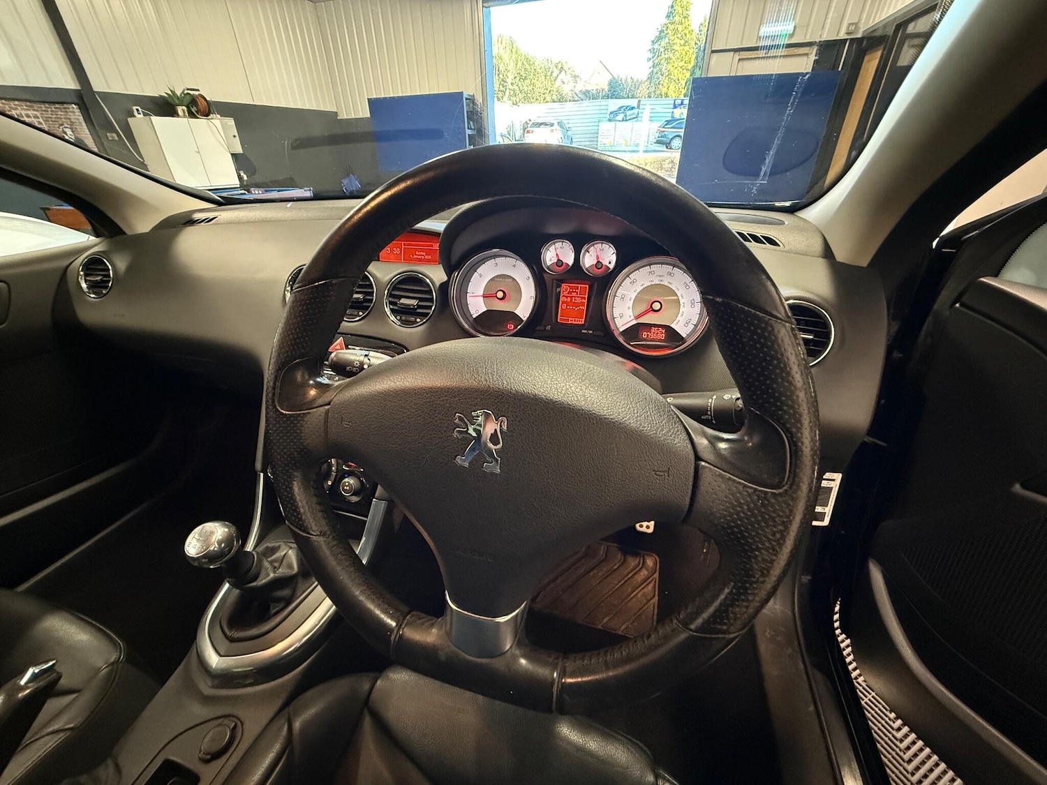 Used Peugeot 308 2010 for sale - 77440945: Photo 8