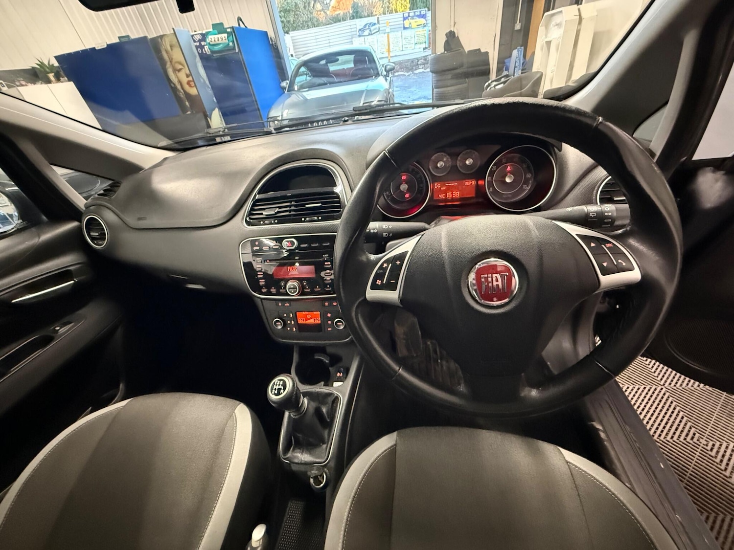 Used Fiat Punto 2012 for sale - 77130849: Photo 10