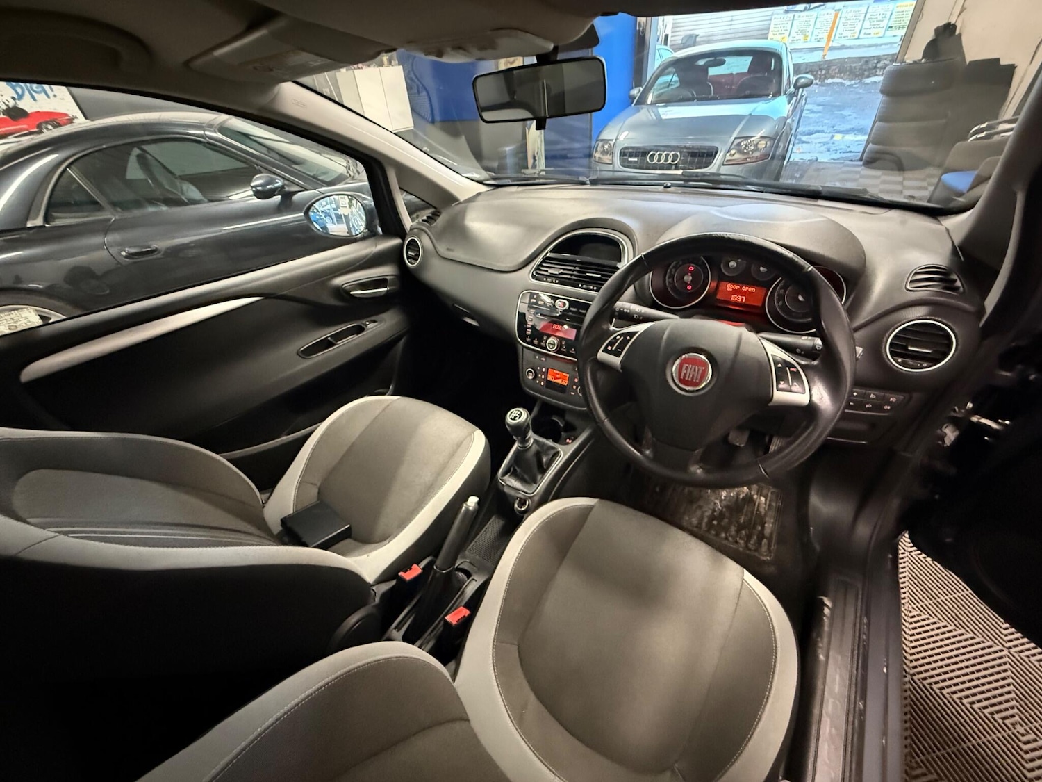 Used Fiat Punto 2012 for sale - 77130849: Photo 8