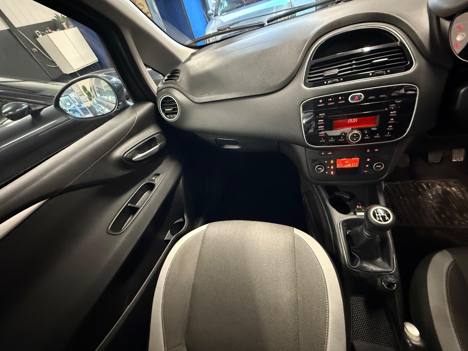 Used Fiat Punto 2012 for sale - 77130849: Photo 9