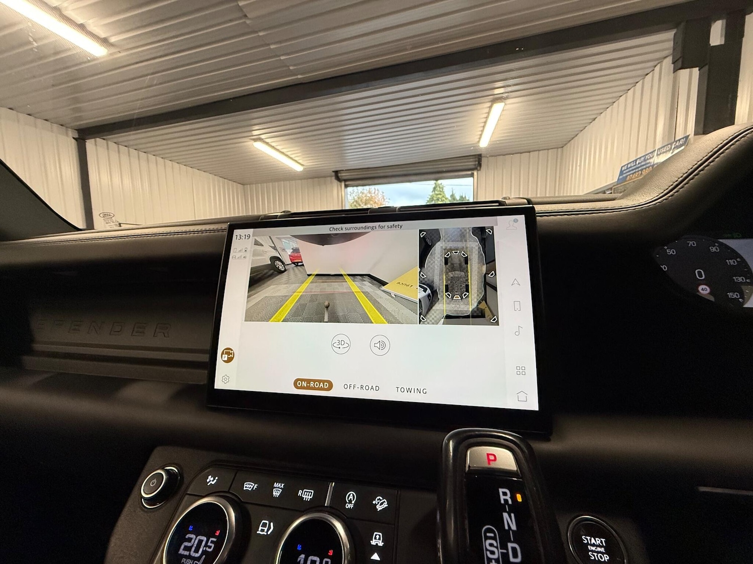 Used Land Rover Defender 2023 for sale - 77040465: Photo 11