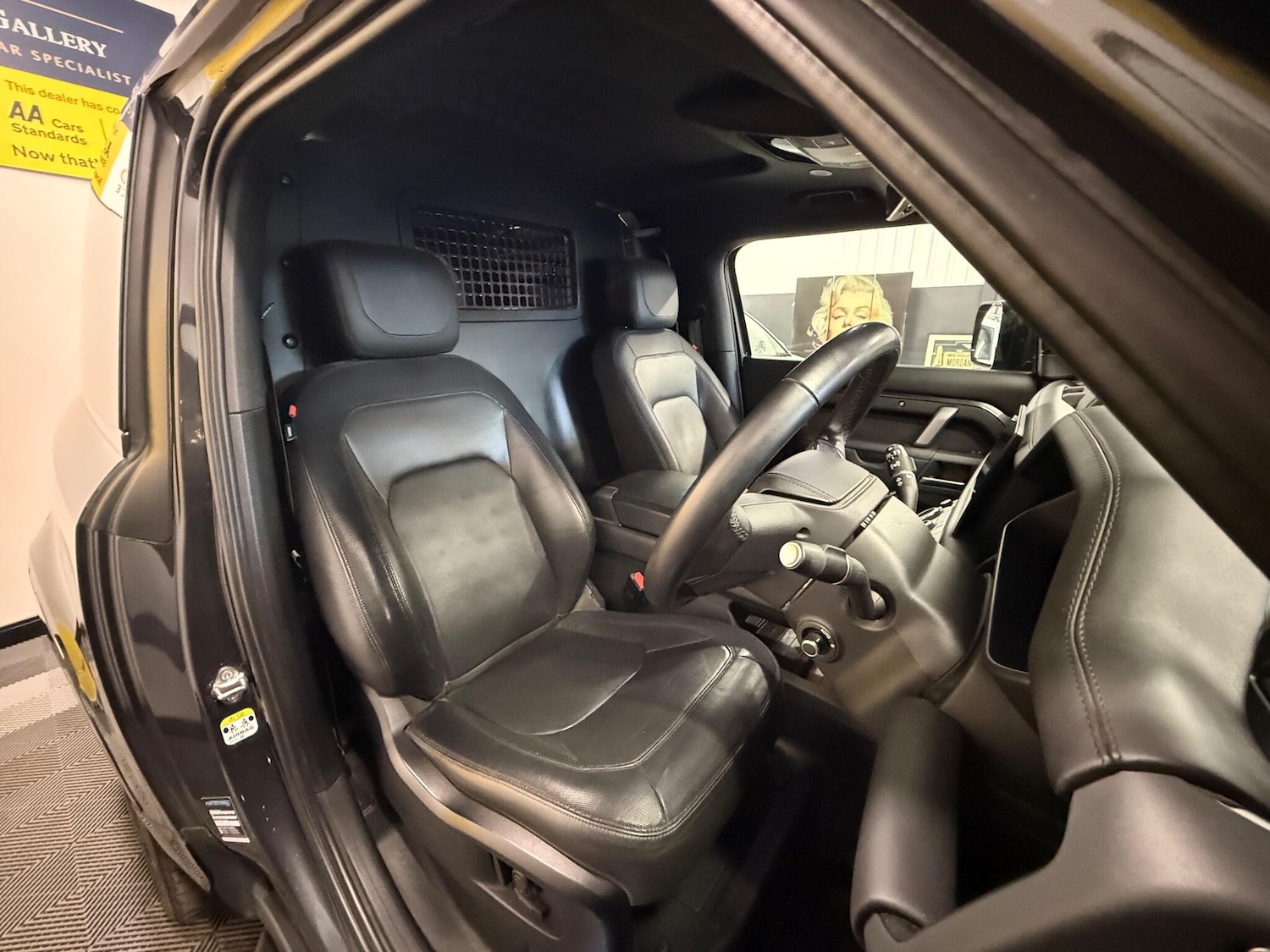 Used Land Rover Defender 2023 for sale - 77040465: Photo 12