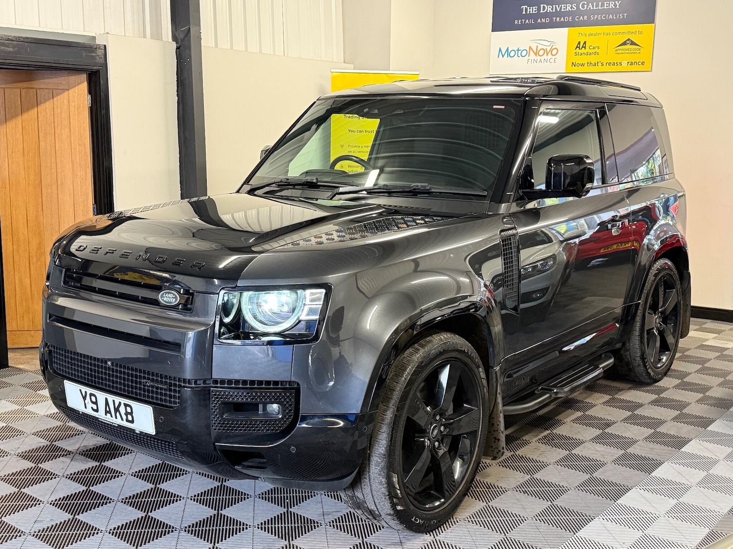 Used Land Rover Defender 2023 for sale - 77040465: Photo 18