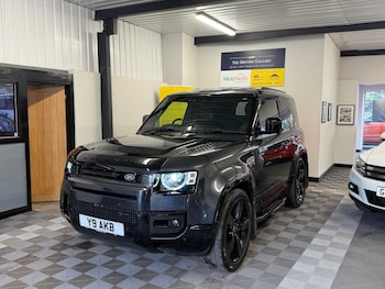 Used Land Rover Defender 2023 for sale - 77040465: Photo