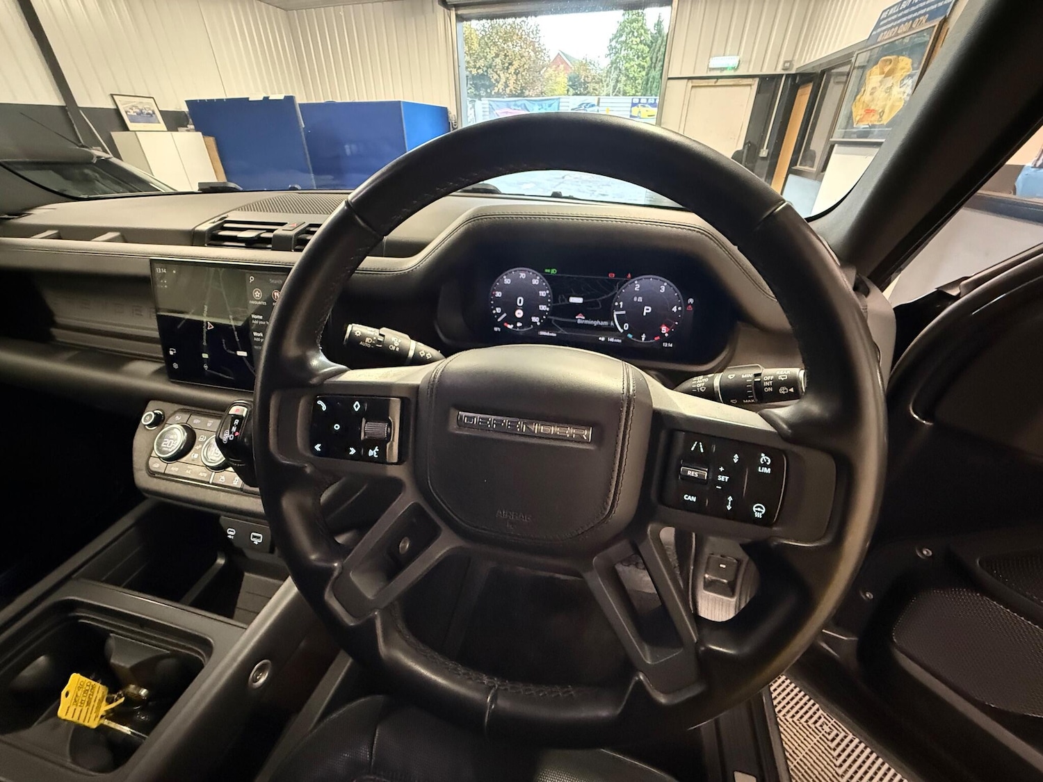 Used Land Rover Defender 2023 for sale - 77040465: Photo 23