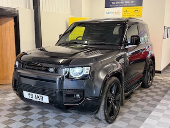 Used Land Rover Defender 2023 for sale - 77040465: Photo